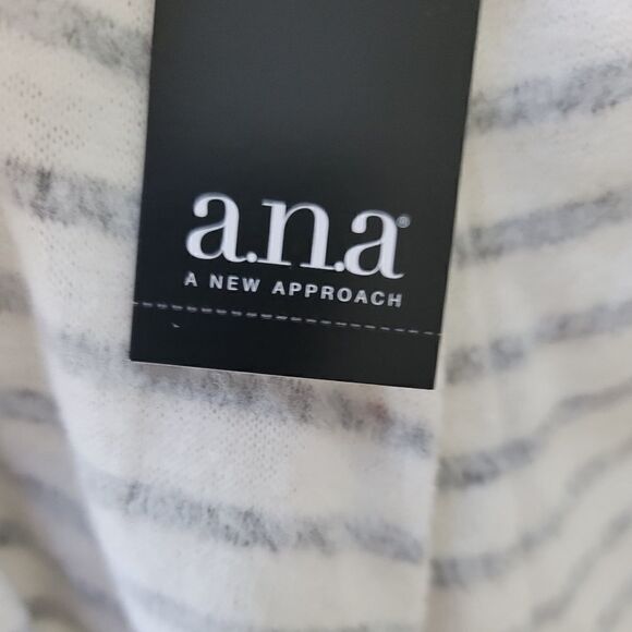A.n.a White Gray Striped Sweatshirt - Picture 8 of 8